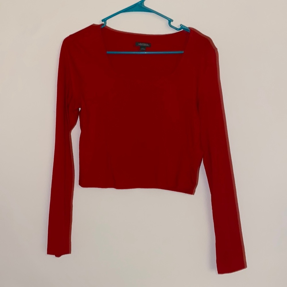 red long sleeve cropped top